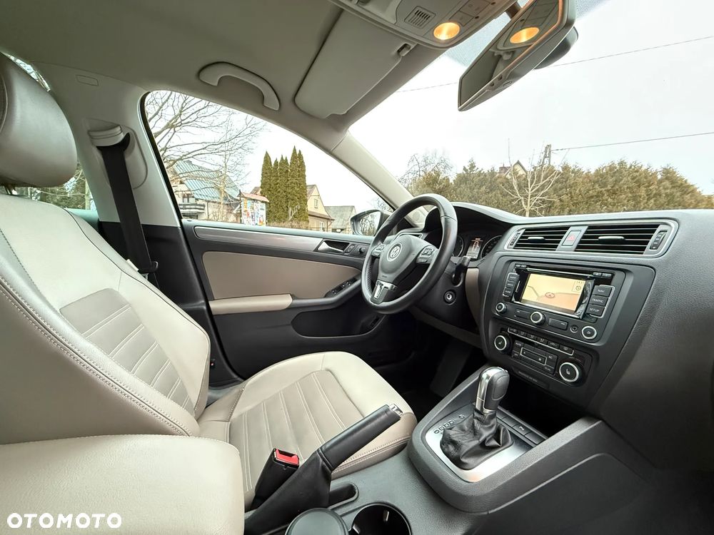 Volkswagen Jetta 1.4 TSI Highline Perfectline DSG - 27