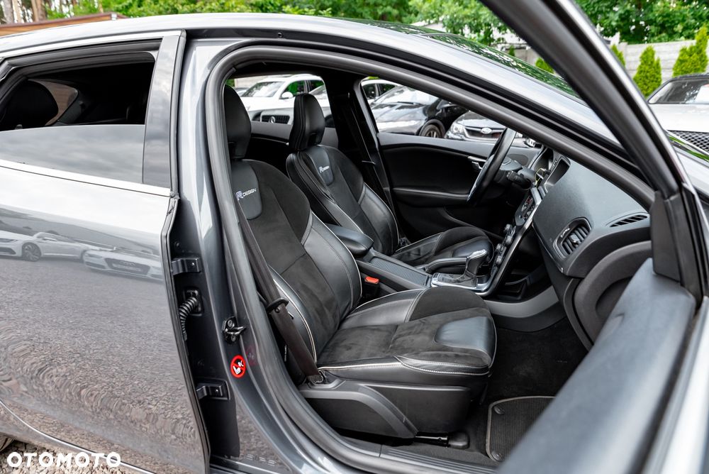 Volvo V40 D4 Geartronic R Design - 25