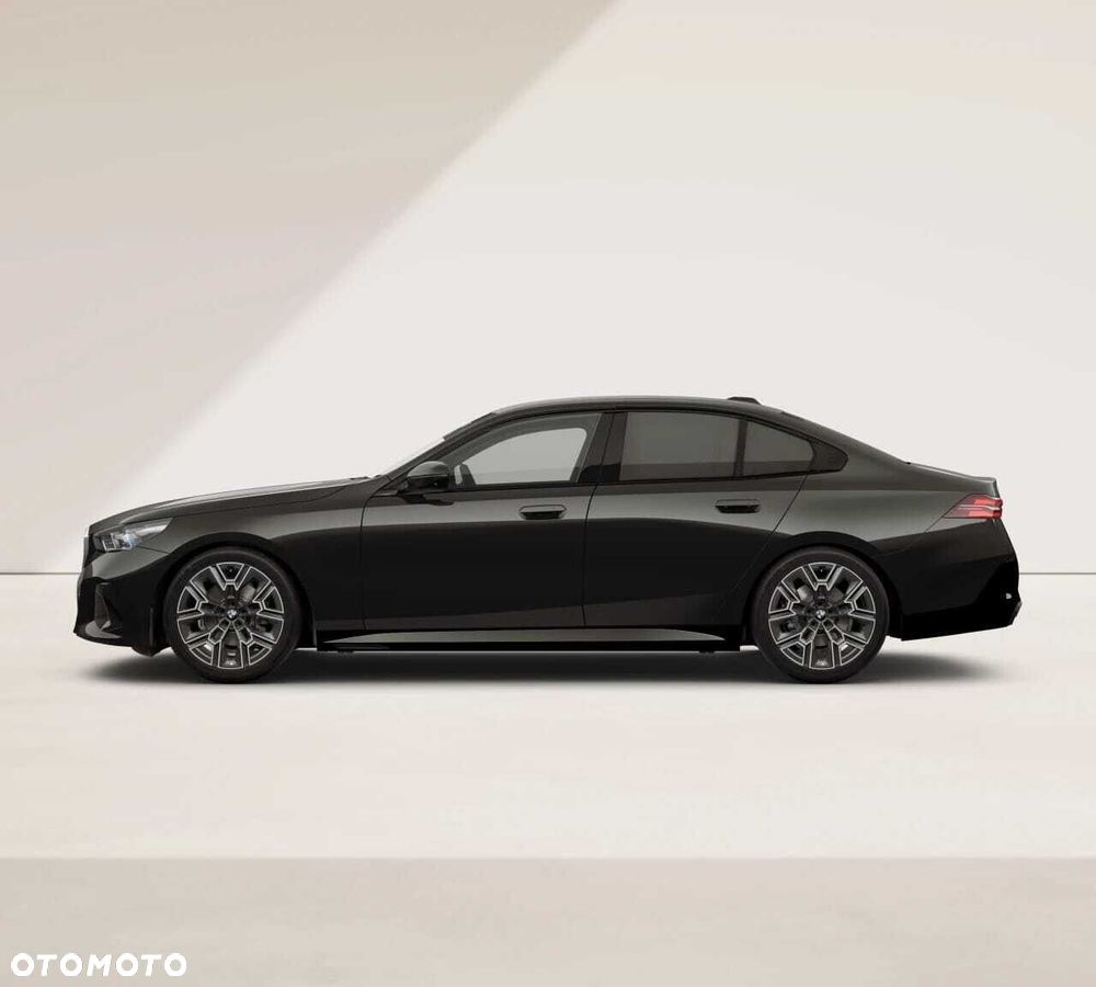 BMW Seria 5 520d xDrive mHEV M Sport - 3