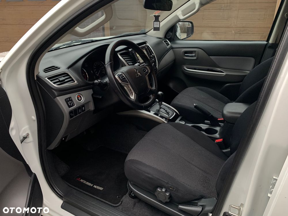 Mitsubishi L200 2.4 d DC Instyle Premiere Edition - 26