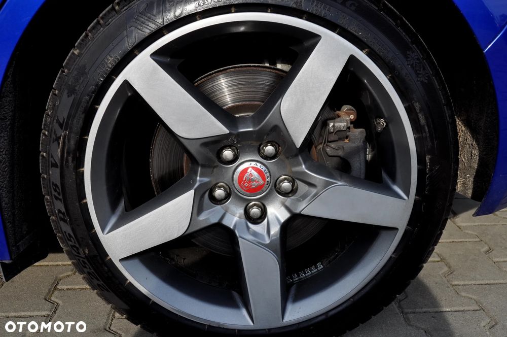 Jaguar XE 2.0 D AWD R-Sport - 27