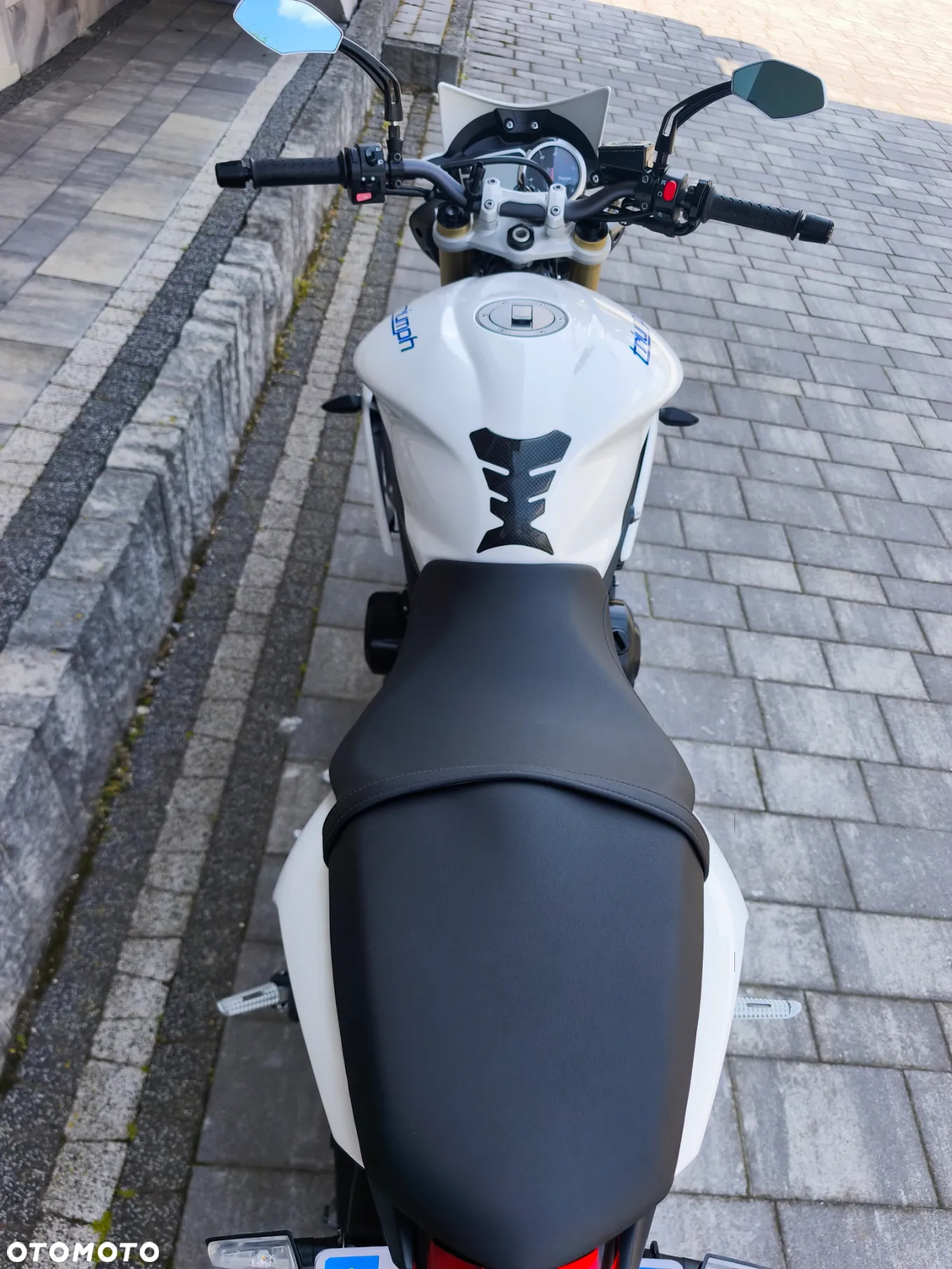 Triumph Street Triple - 12