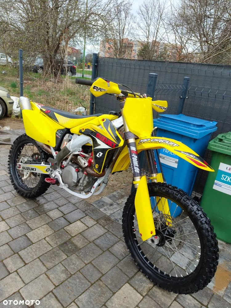 Suzuki RM-Z - 1