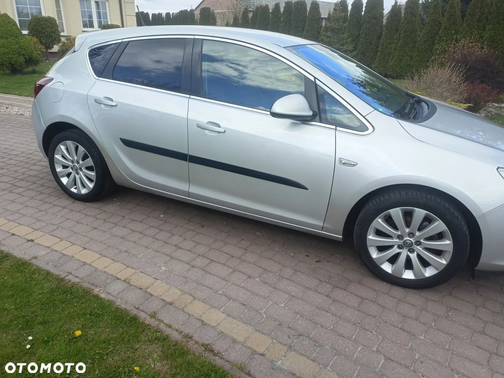 Opel Astra 1.6 150 Jahre - 5