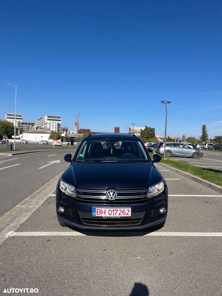 Volkswagen Tiguan - 1
