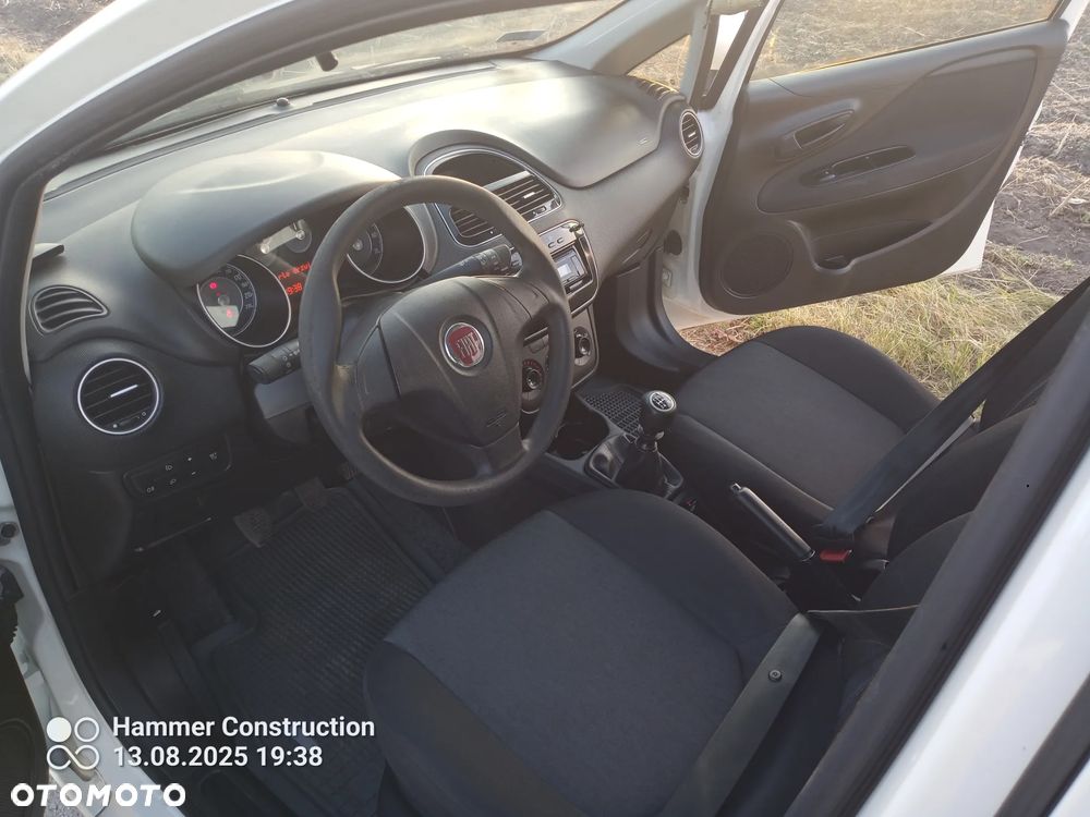 Fiat Grande Punto - 11