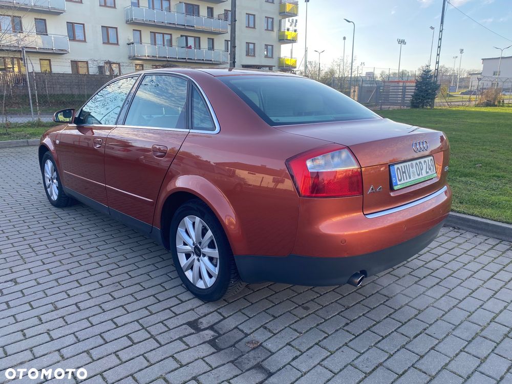Audi A4 Limousine - 4