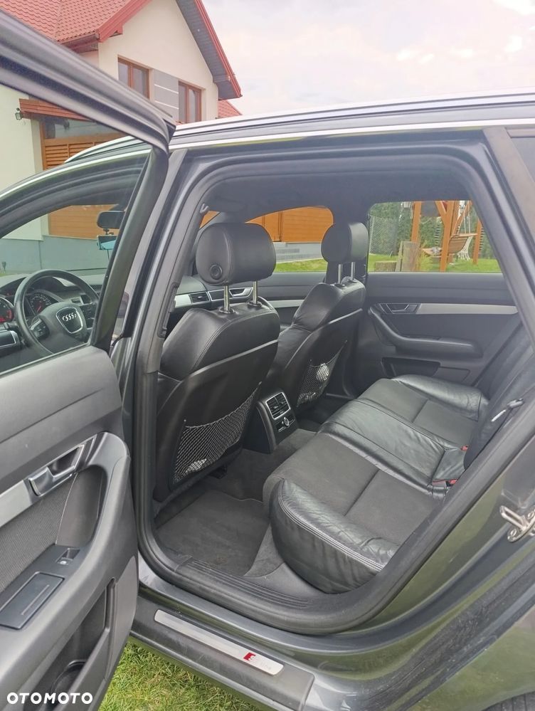 Audi A6 Avant 2.4 - 12
