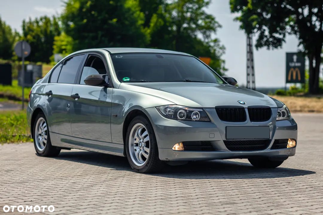 BMW Seria 3 320i - 1