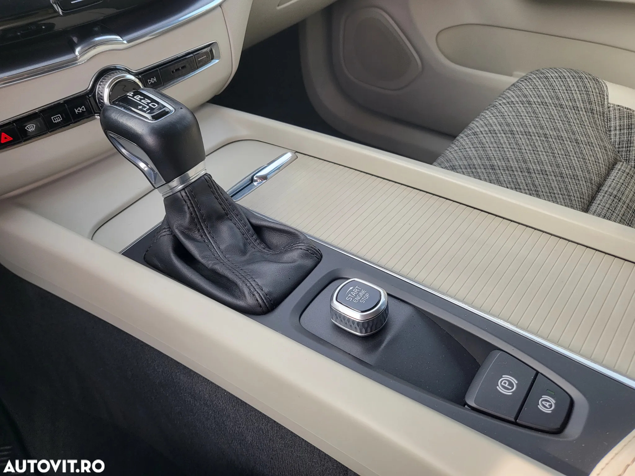 Volvo XC 60 D4 AWD Geartronic Momentum - 19