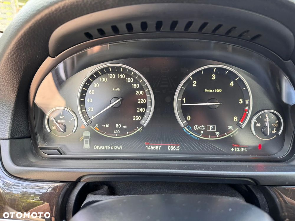BMW Seria 5 525d xDrive Luxury Line - 23