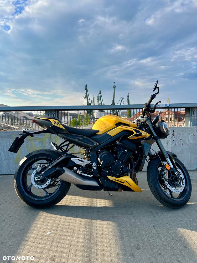 Triumph Street Triple - 2