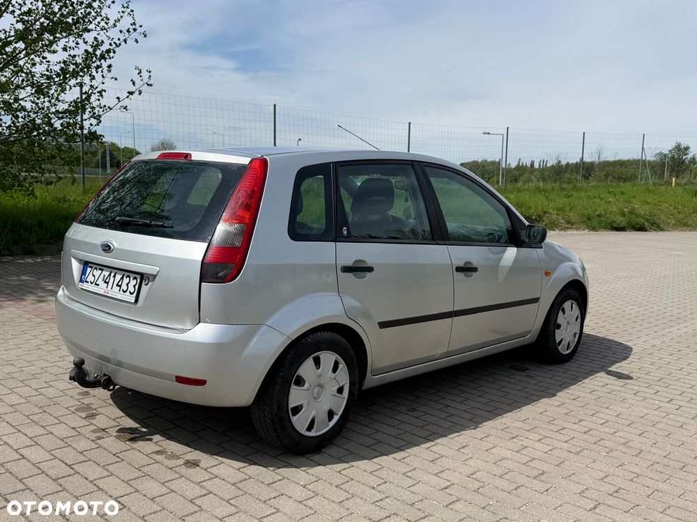 Ford Fiesta 1.4 Ghia - 11