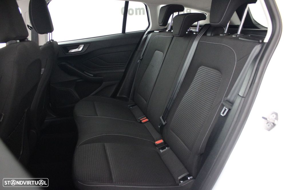 Ford Focus SW 1.5 TDCi EcoBlue Connected - 33