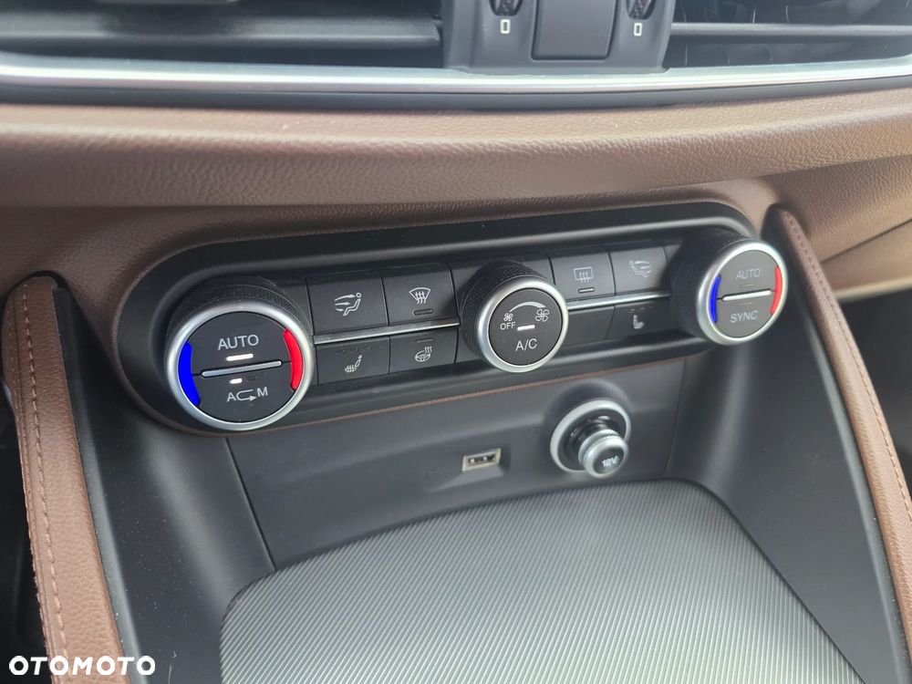 Alfa Romeo Stelvio - 33