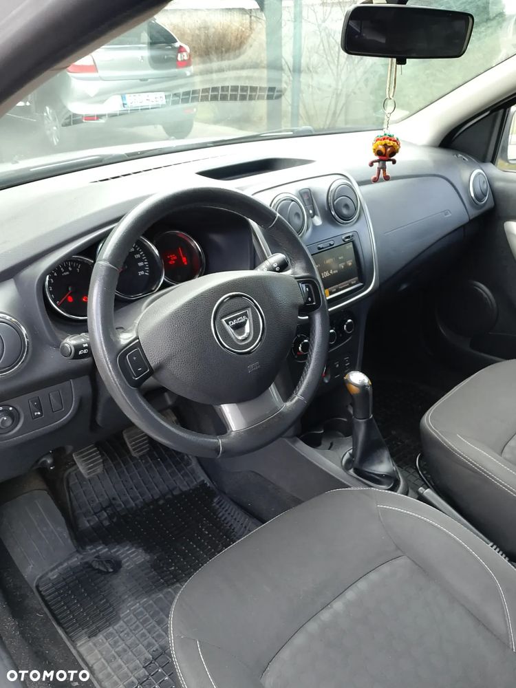 Dacia Sandero 1.2 16V Celebration - 9