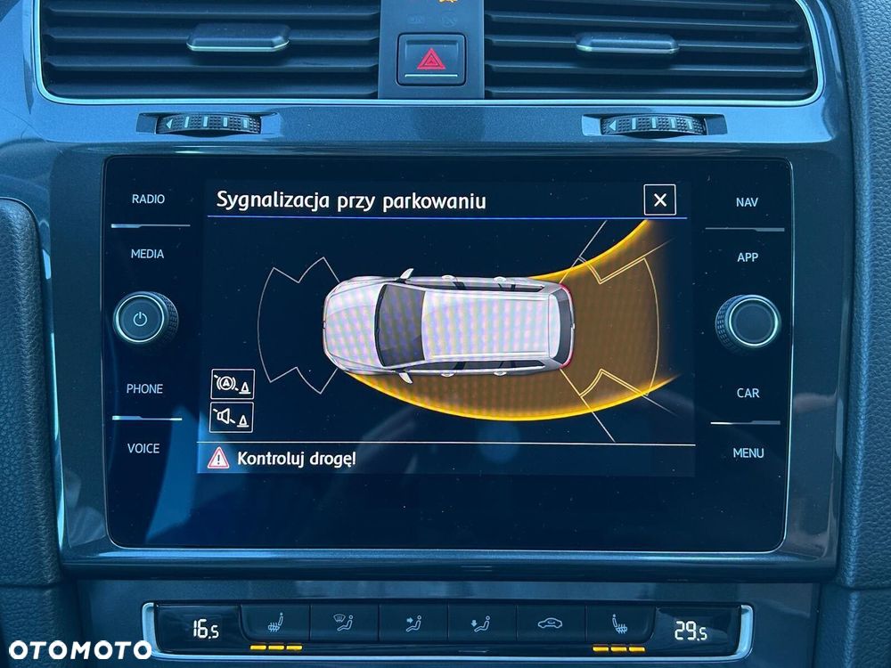 Volkswagen Golf - 28