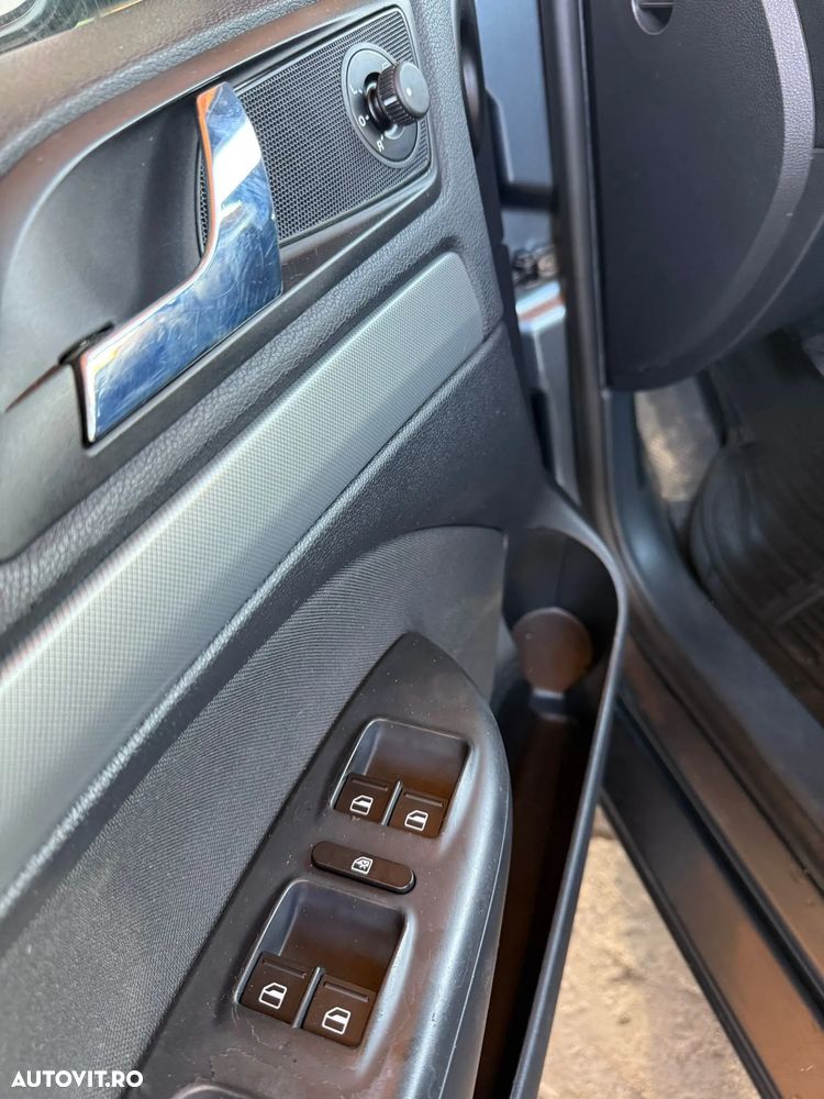 Skoda Octavia 1.6 FSI Trend - 4