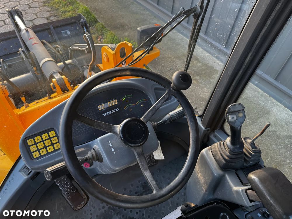 Volvo L30B - 5