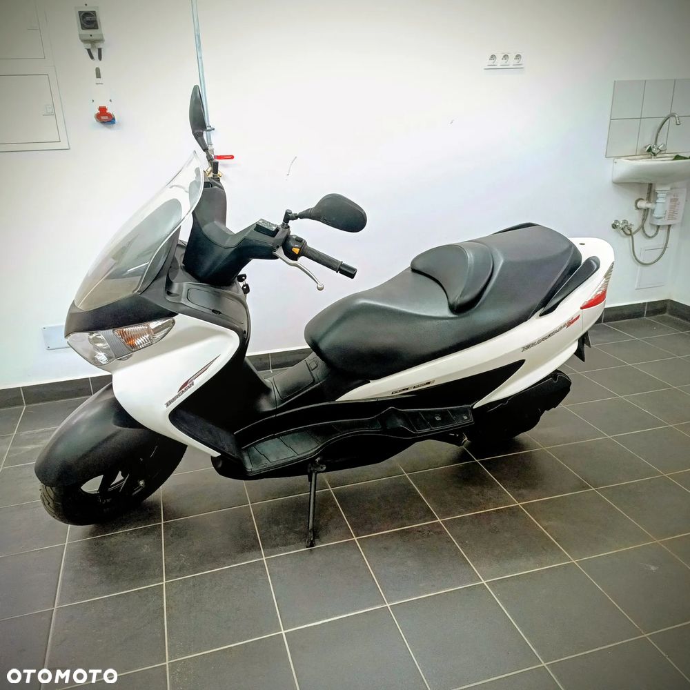 Suzuki Burgman - 3