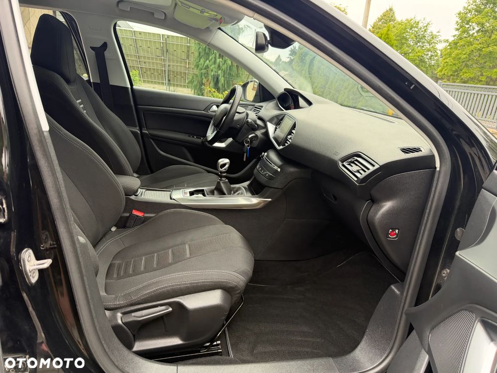 Peugeot 308 - 24