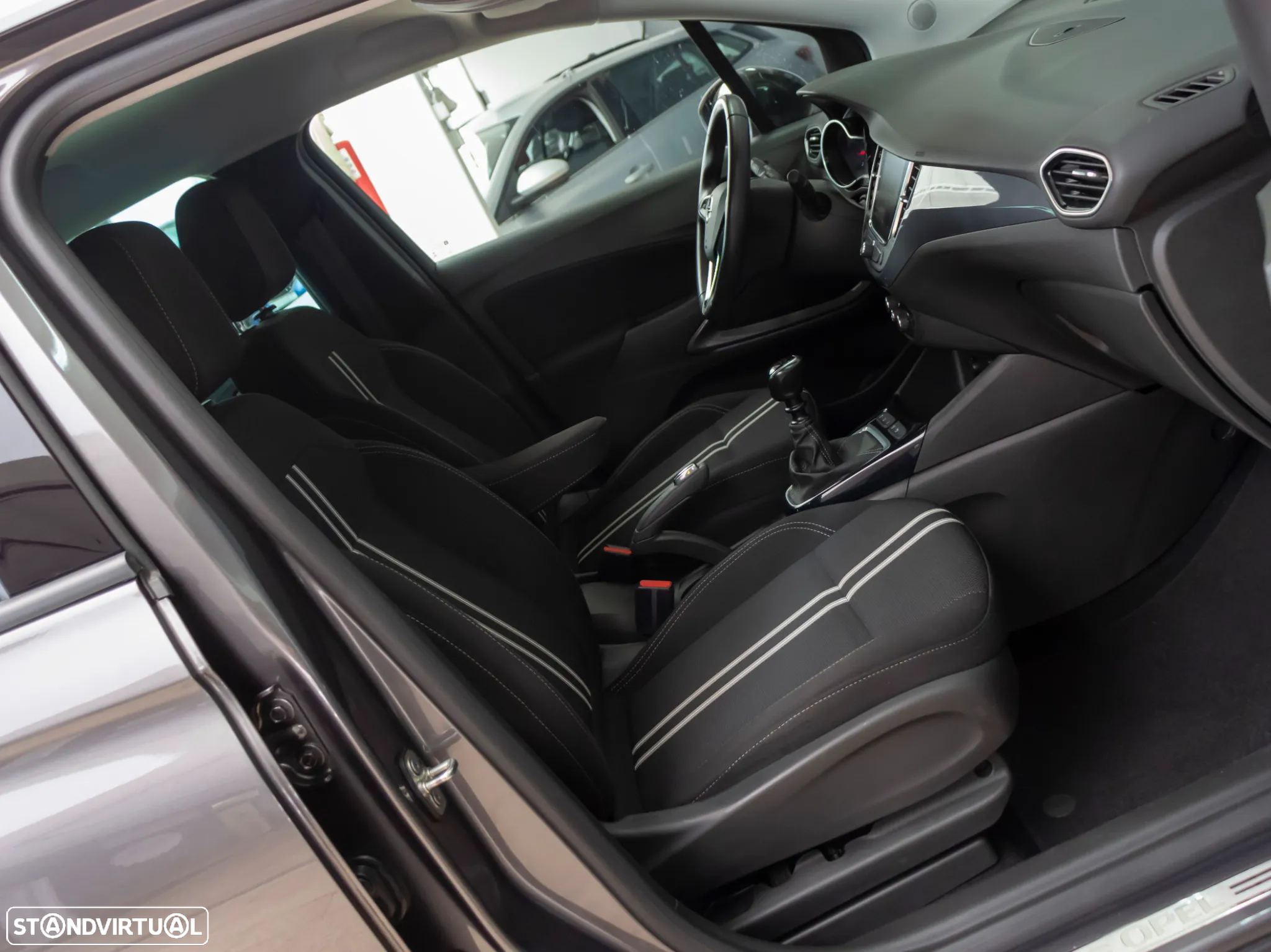 Opel Crossland 1.2 T Design & Tech - 11