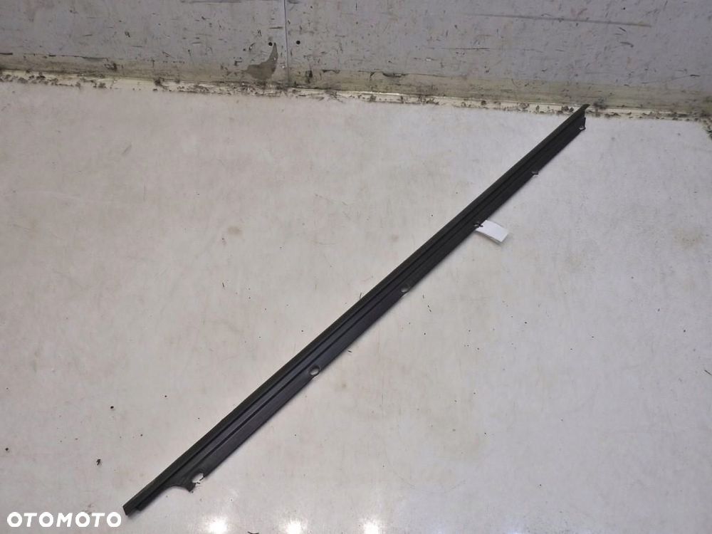 LISTWA ZGARNIAJĄCA LEWY PRZÓD VW GOLF V PLUS 5M0837477 - 7