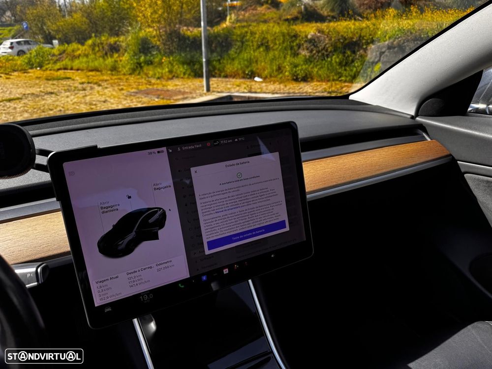Tesla Model 3 - 10