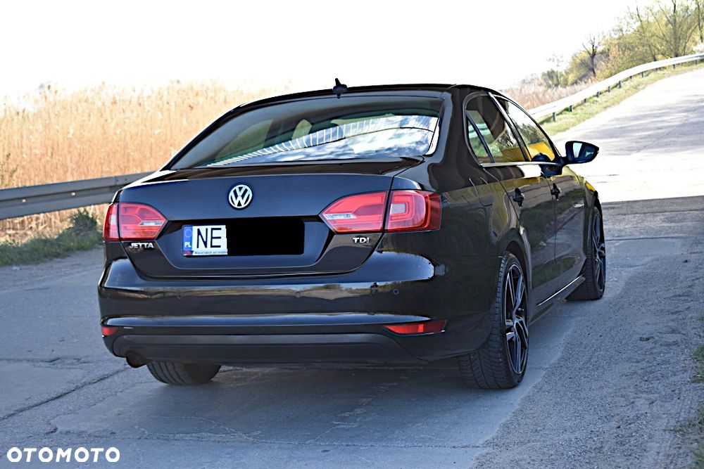 Volkswagen Jetta 1.6 TDI DSG Blue Motion Technology Life - 15