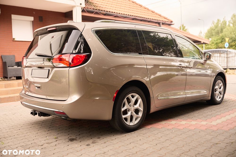 Chrysler Pacifica 2017 photo 4