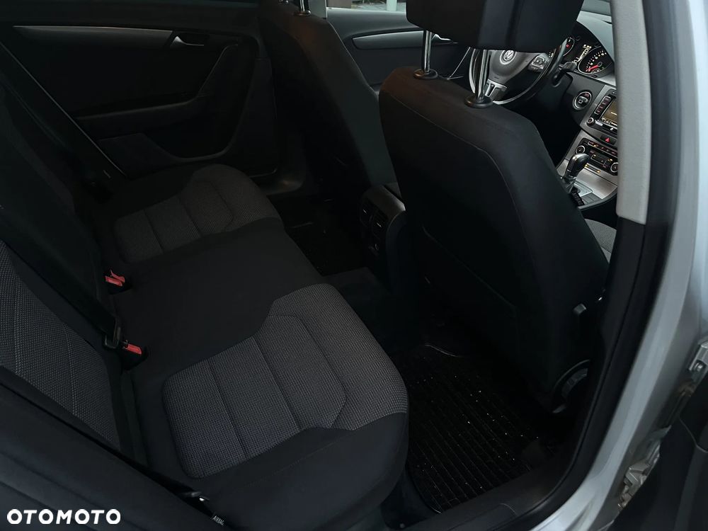 Volkswagen Passat 2.0 TDI Comfortline R-Style DSG - 14
