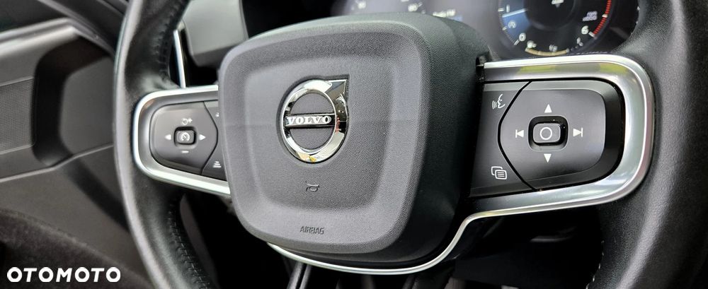 Volvo XC 40 D3 Momentum Pro - 26