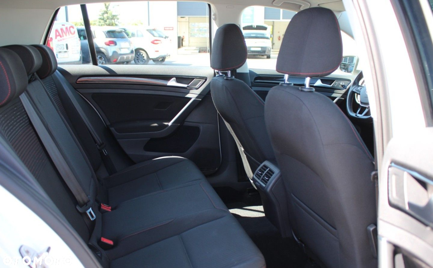 Volkswagen Golf - 17