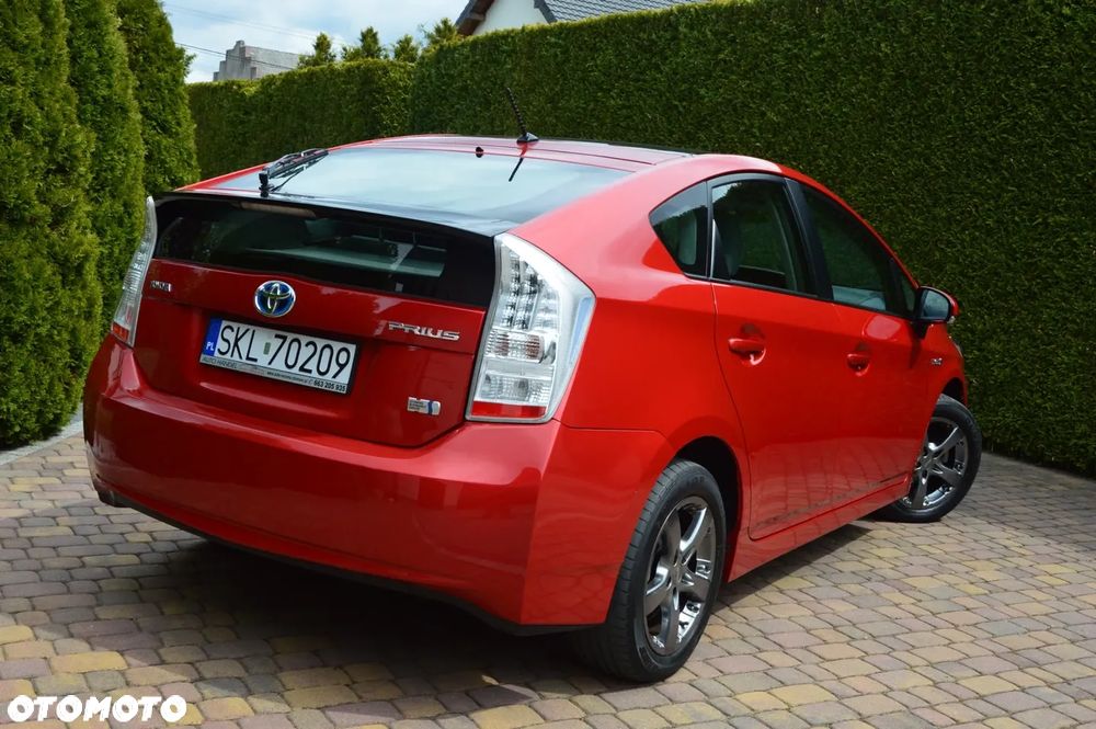 Toyota Prius (Hybrid) Life - 4