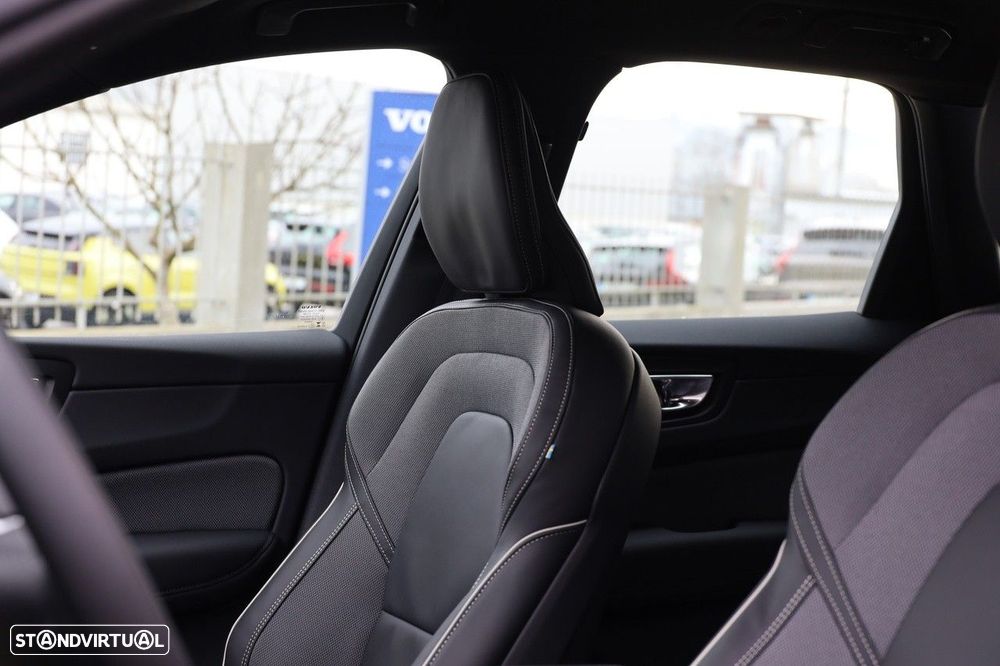 Volvo XC 60 2.0 T6 PHEV Black Edition AWD - 9