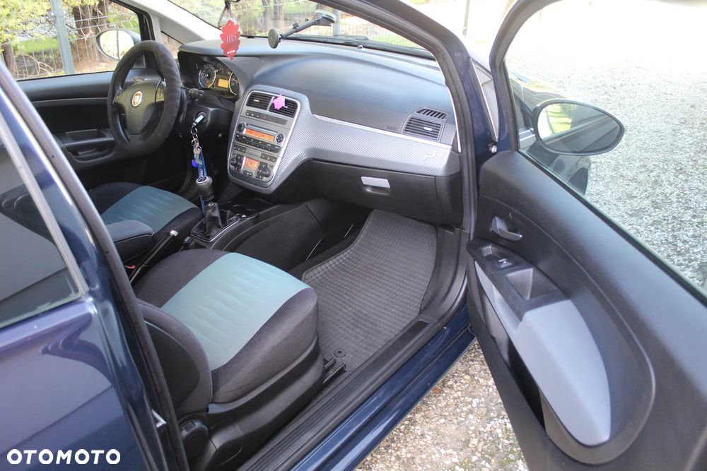 Fiat Grande Punto - 11