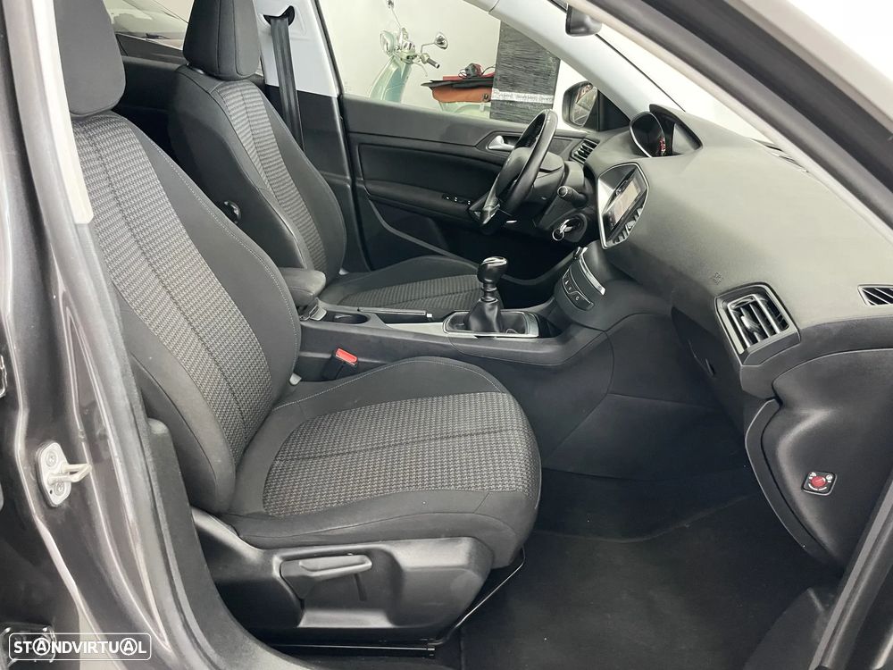 Peugeot 308 SW 1.5 BlueHDi Style - 11