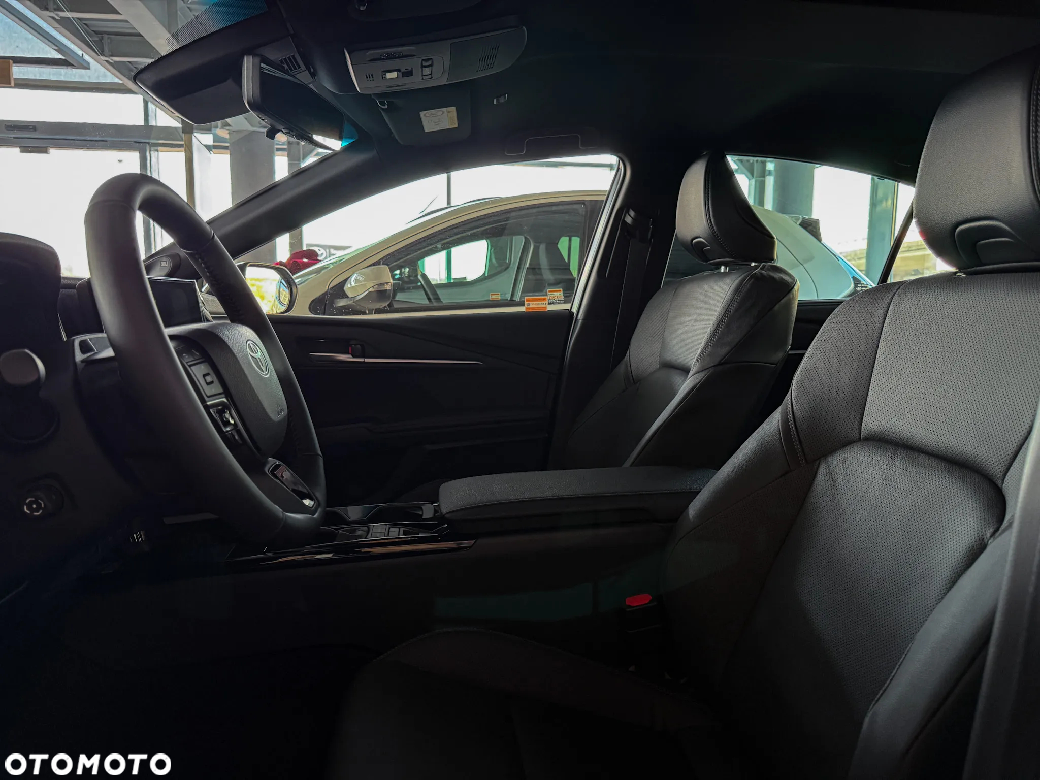 Toyota Camry - 13