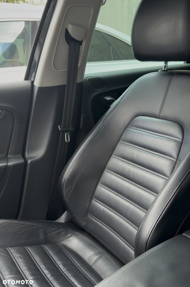 Volkswagen Passat 2.0 TDI DPF DSG Sportline - 11