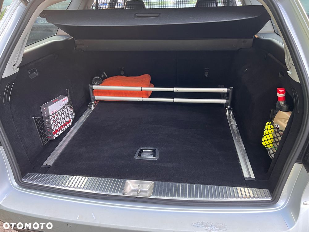 Mercedes-Benz Klasa E 250 CDI DPF BlueEFFICIENCY Automatik Avantgarde - 15