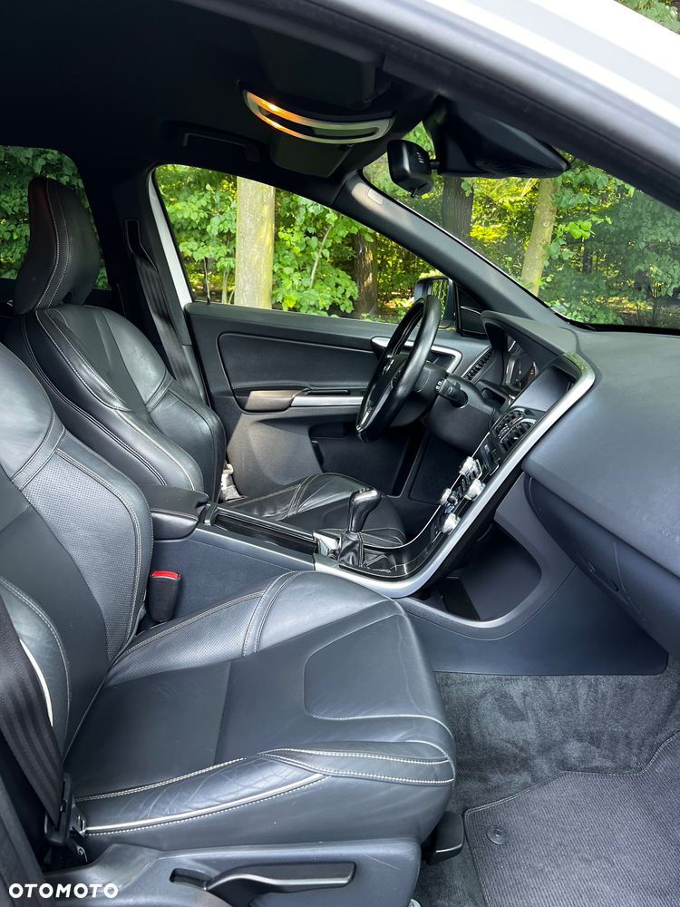 Volvo XC 60 D4 Drive-E R-Design Momentum - 6