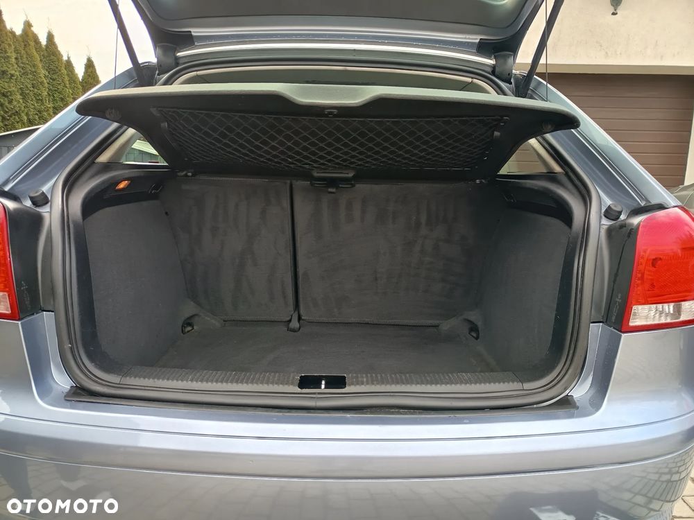 Audi A3 3-drzwiowe 1.6 Ambiente - 9