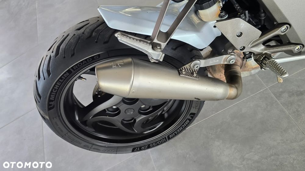 Honda CB - 32