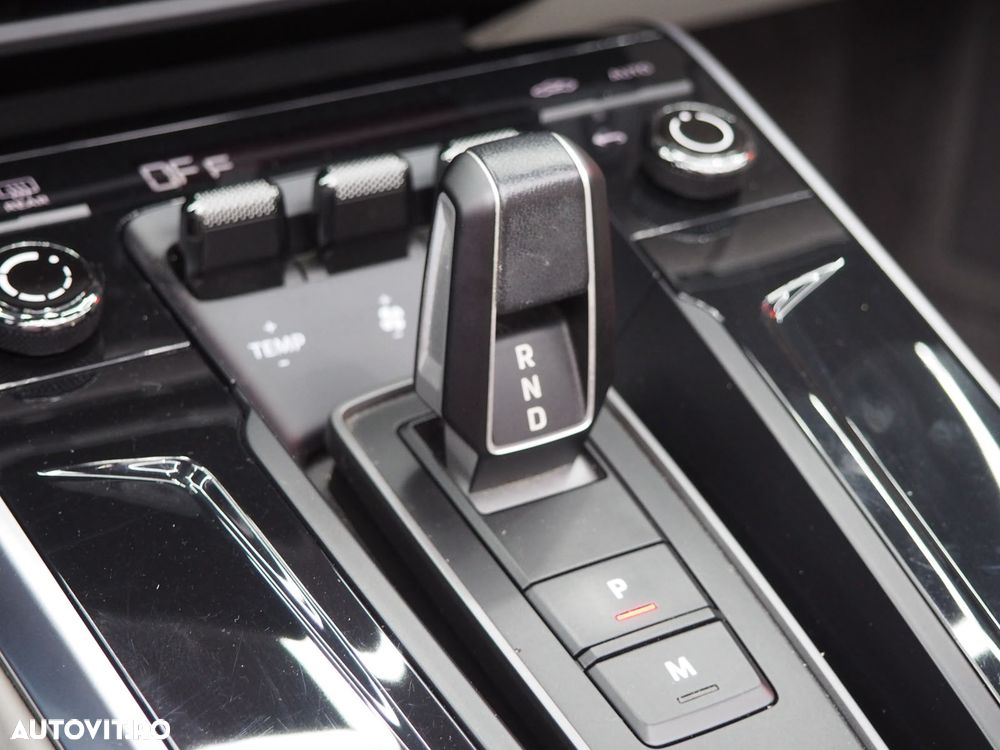 Porsche 911 Carrera PDK - 26