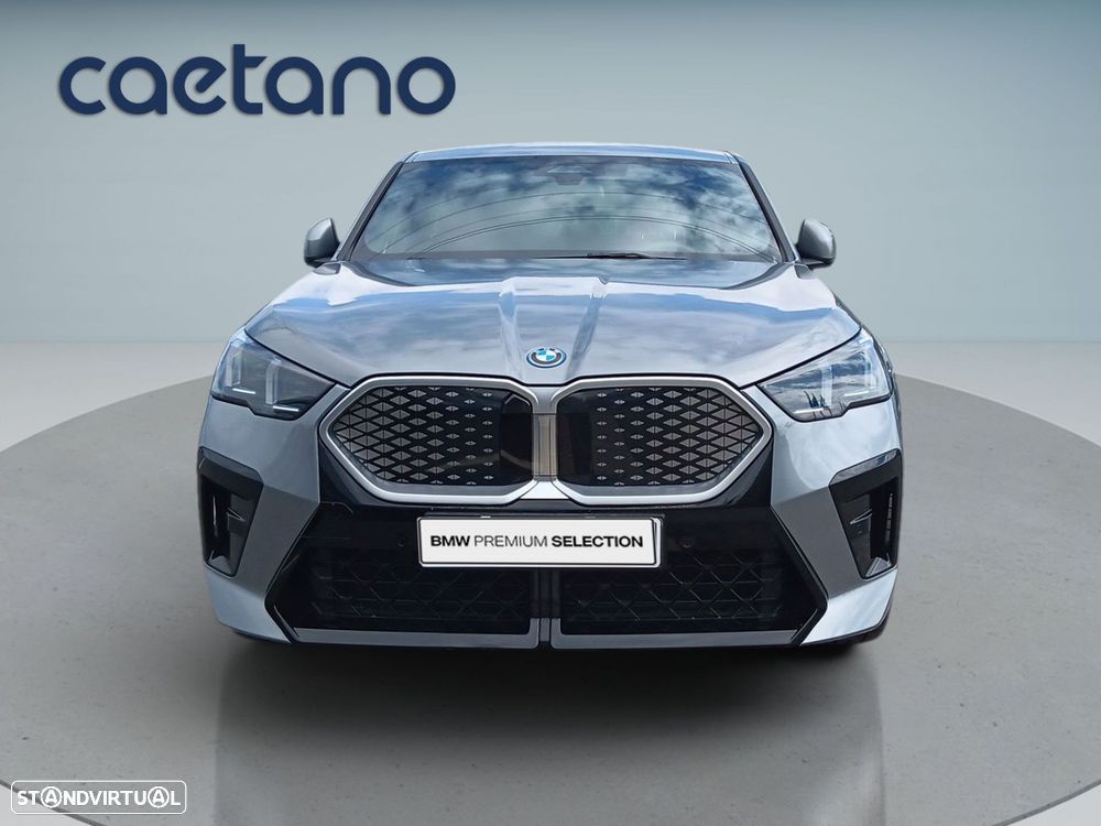 BMW iX2 eDrive20 Pack Desportivo M - 2