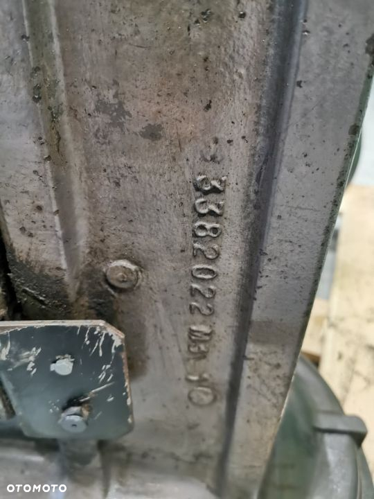 Reduktor Massey Ferguson 3090 {Tylna lewa 3382023} - 6