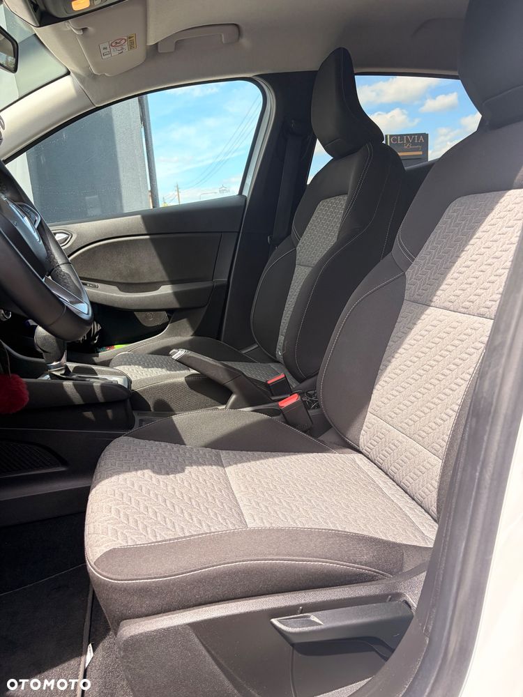 Renault Clio 1.6 E-TECH Equilibre - 9