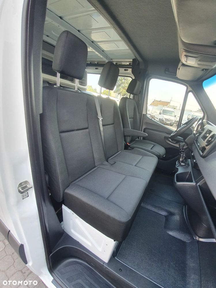 Mercedes-Benz Sprinter - 13