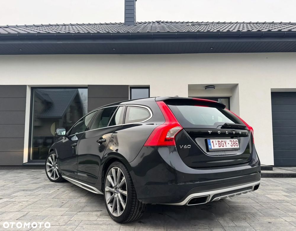 Volvo V60 D4 Geartronic Summum - 3