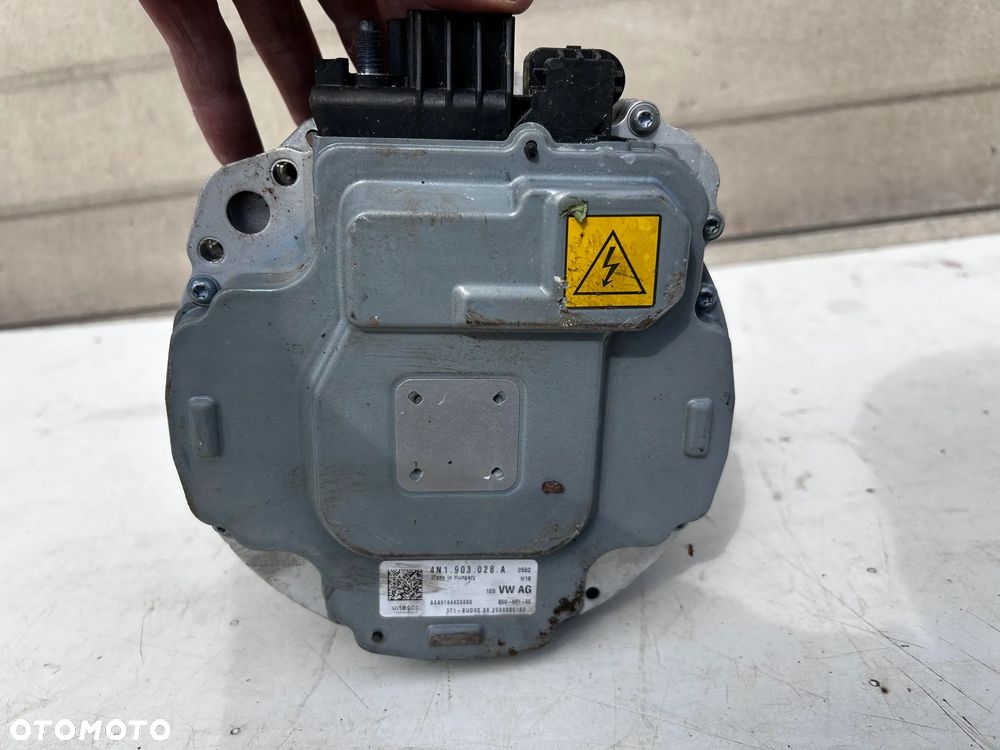 AUDI A4 A5 A6 Q7 Q8 4N1903028A ALTERNATOR - 4